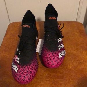 Men’s soccer cleats size 9 FG ADIDAS Predators
